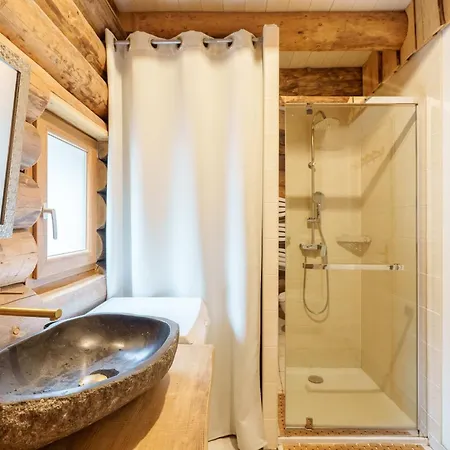 Chalet Les Rondins Du Bois D'eden - 8p